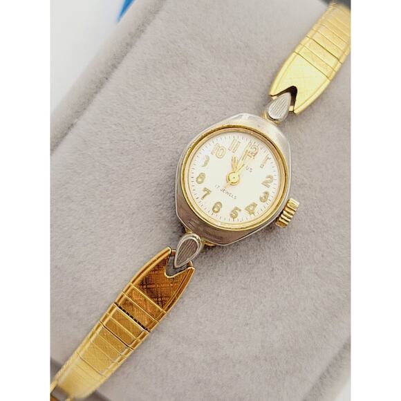 Vtg Benrus Art Deco Style Ladies 17 Jewels Gold Tone Running Manual Wind Watch